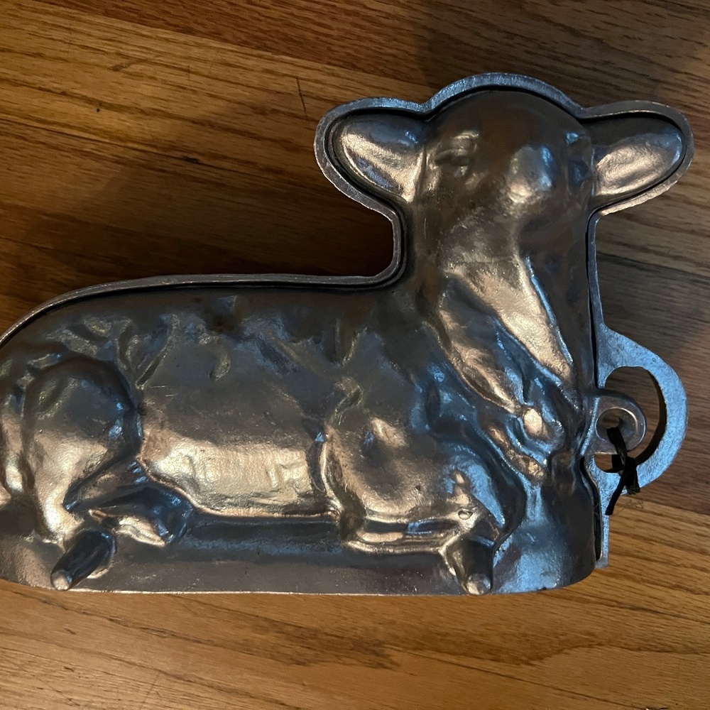VTG 2 Piece VillaWare Classic Italian Kitchenware Lamb Cake Mold Cast Aluminum B